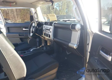 2007 Toyota Fj Cruiser z USA, uszkodzony, nr VIN JTEBU11F970043831